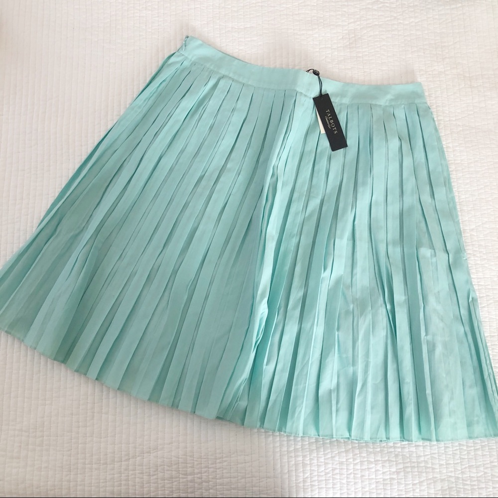 New with tag Talbots blue pleated skirt